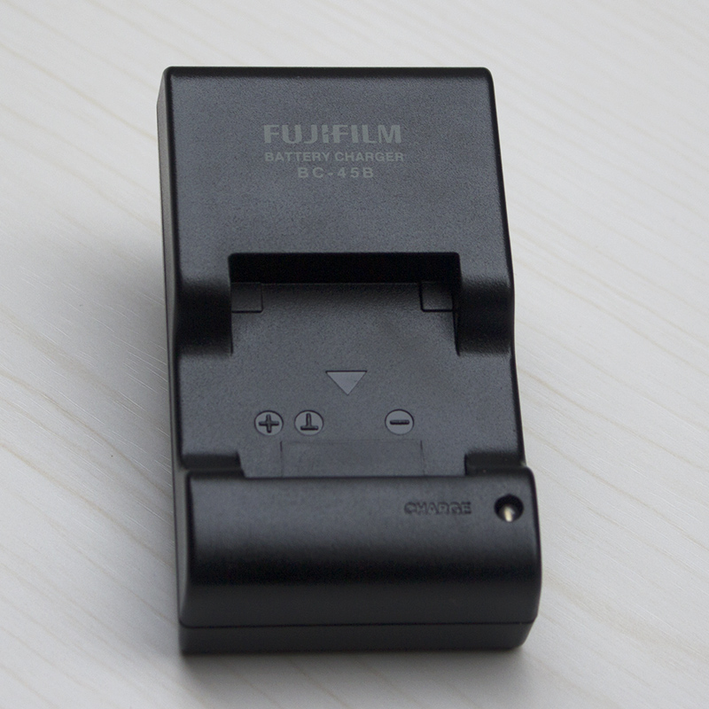 用尿充电手机_苹果手机充电宝可以充电用插头充不了电_拍立得充电器怎么用