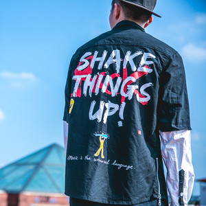 青年个性休闲衬衫