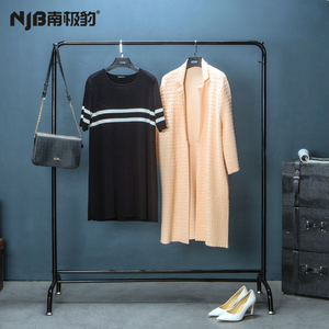 单杆式落地挂衣架