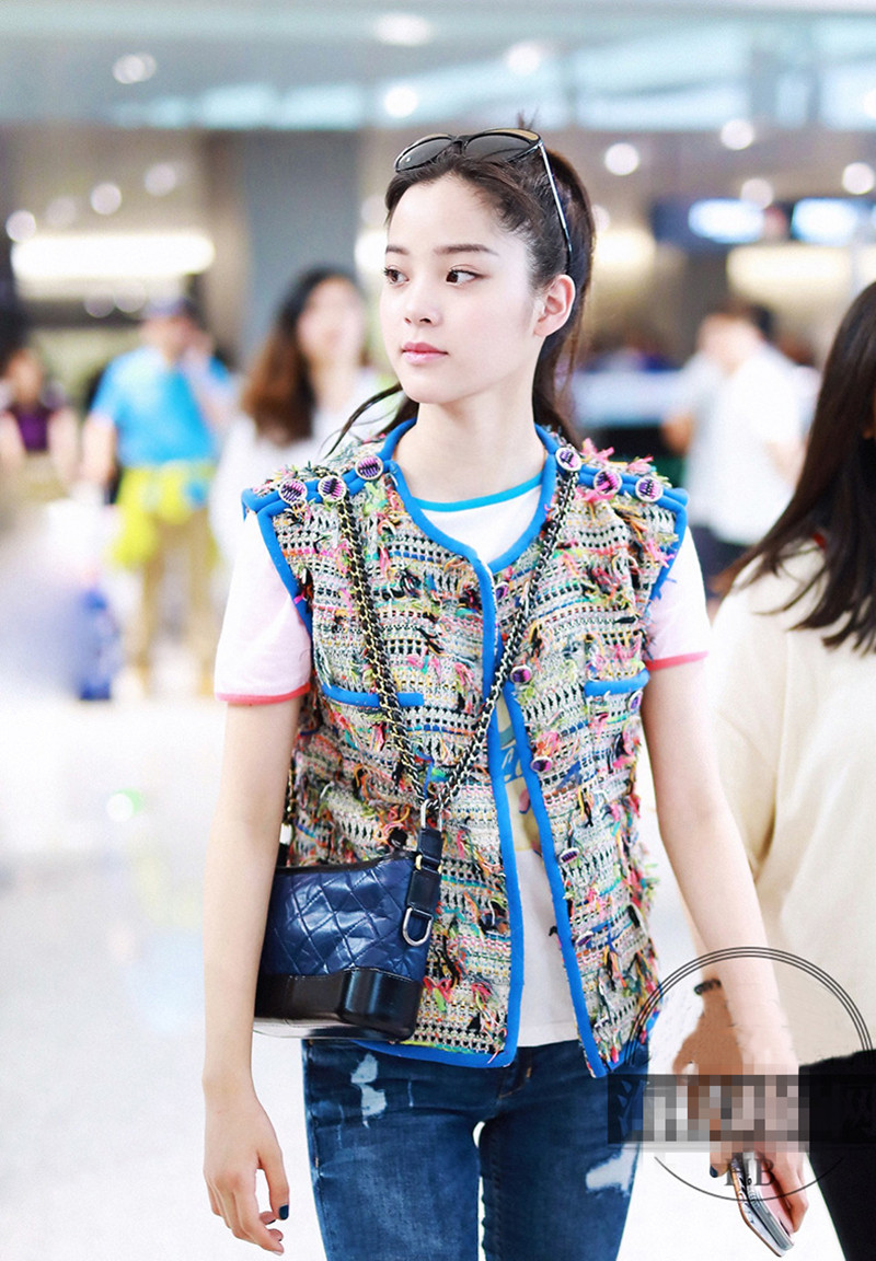明星欧阳娜娜同款七彩编织流苏羽毛外套马甲小香风针织背心女夏