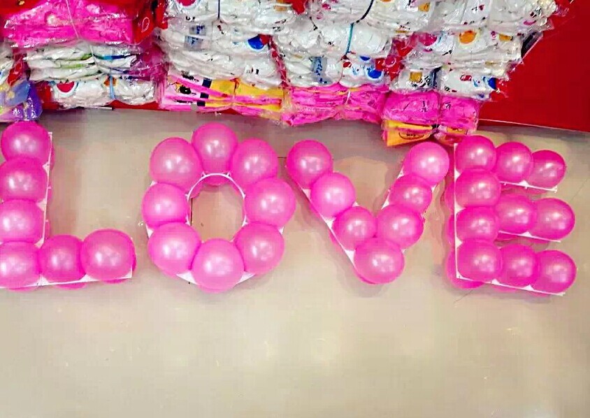 love造型网格气球批发婚房装饰爱心生日派对成人求爱求婚场景布置