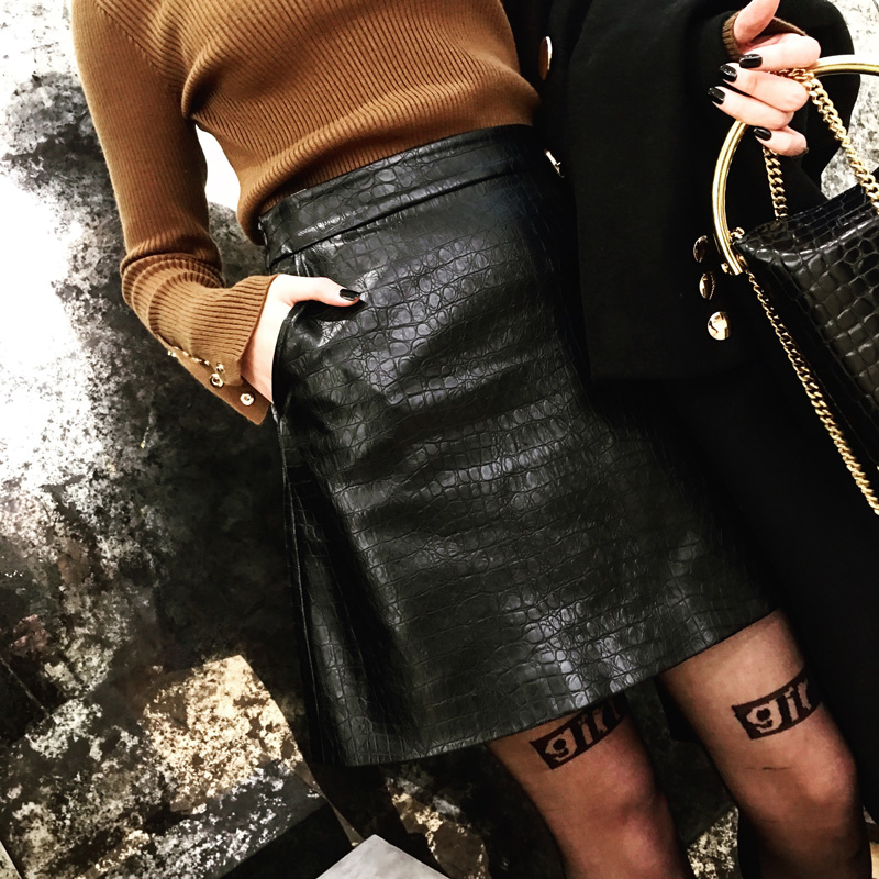 正品[小皮裙子]短皮裙子评测 皮裙子搭配图片