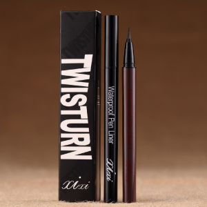 柔美立体眼线液笔速干持久