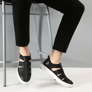 青年休闲皮凉鞋