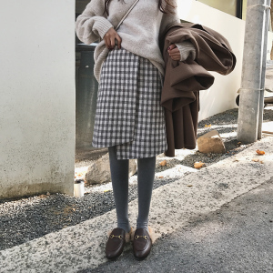 复古格子不规则毛呢半身裙