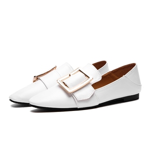 时尚平底小皮鞋