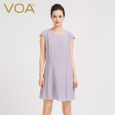 VOA 浅灰色顺纡圆领盖肩袖短款真丝连衣裙常规款A3268商品大图