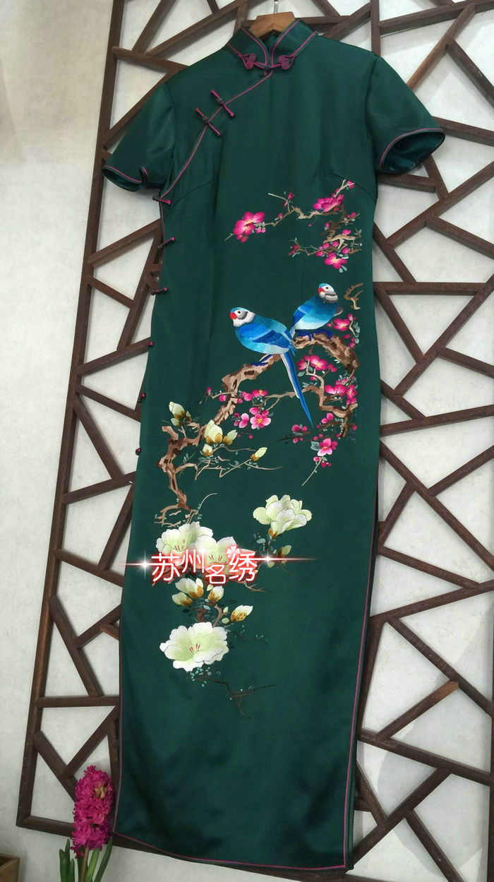 新款特惠分享原创手工真丝绣花旗袍苏绣墨绿玉兰花鸟高端定制刺绣