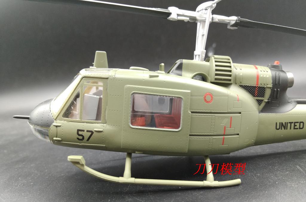 1:48 美国 uh-1c 休伊 武装 运输直升机飞机模型 仿真