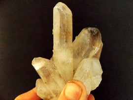 推荐最新天然水晶石产地 中国天然水晶石产地