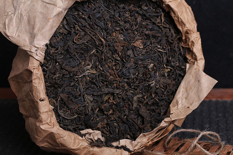 陈年老茶 云南普洱茶 98年吉幸牌y562盒装散茶 100克 熟茶