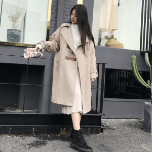 人字纹羊毛呢大衣