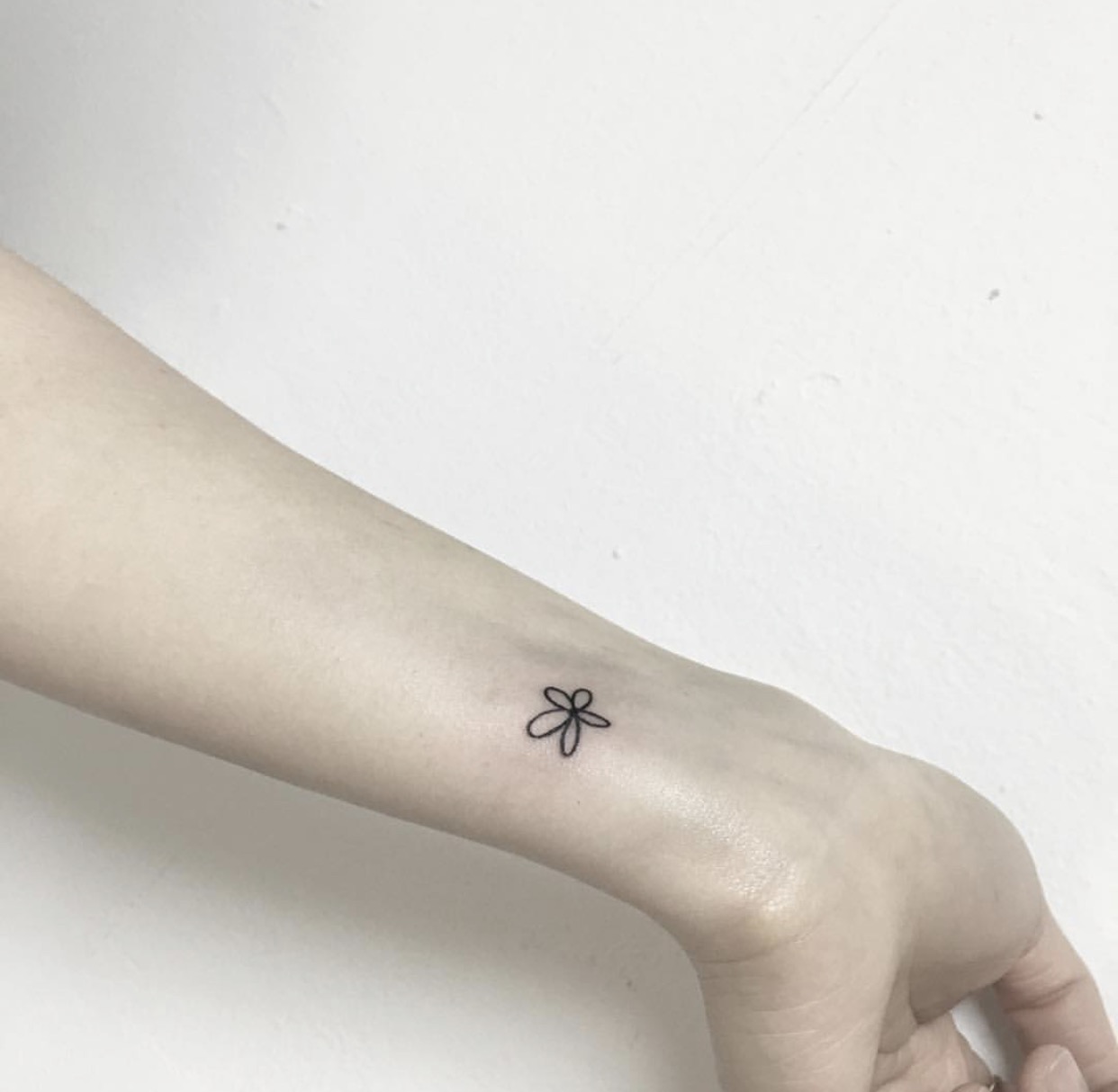 hge tattoo 独家手绘 防水纹身贴 美少女战士手指纹身