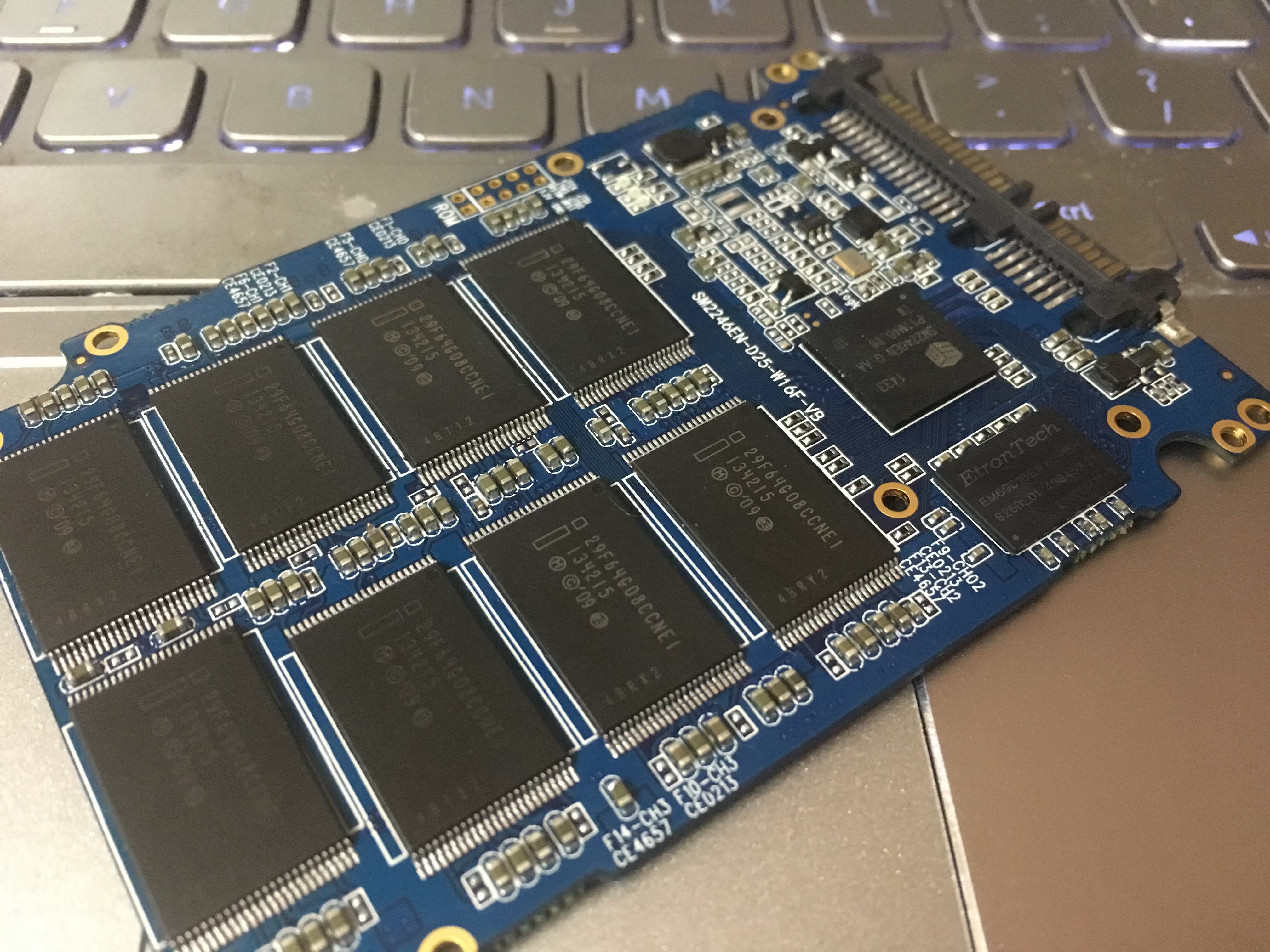 查看淘宝intel原厂slc芯片 128g sata ssd 固态硬盘 25纳米同步ddr