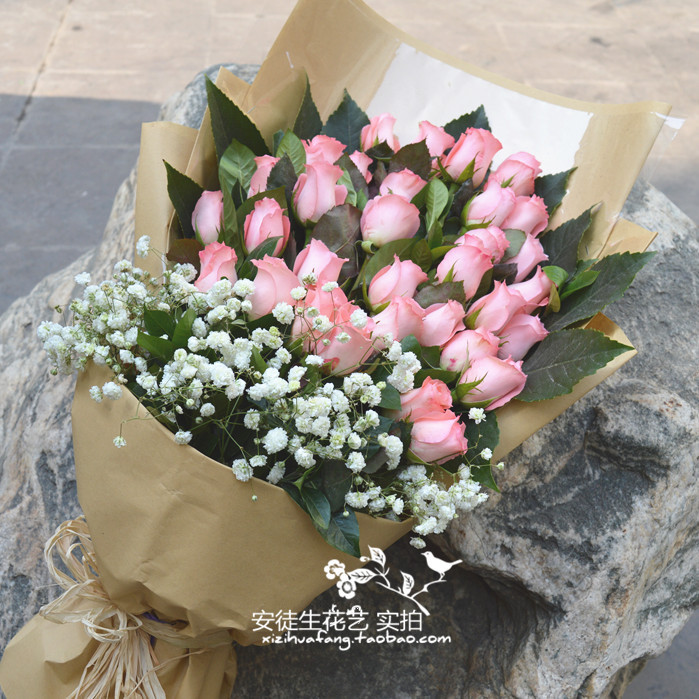 济南花店送花鲜花速递粉玫瑰满天星花束送女友妈妈情人节情人节