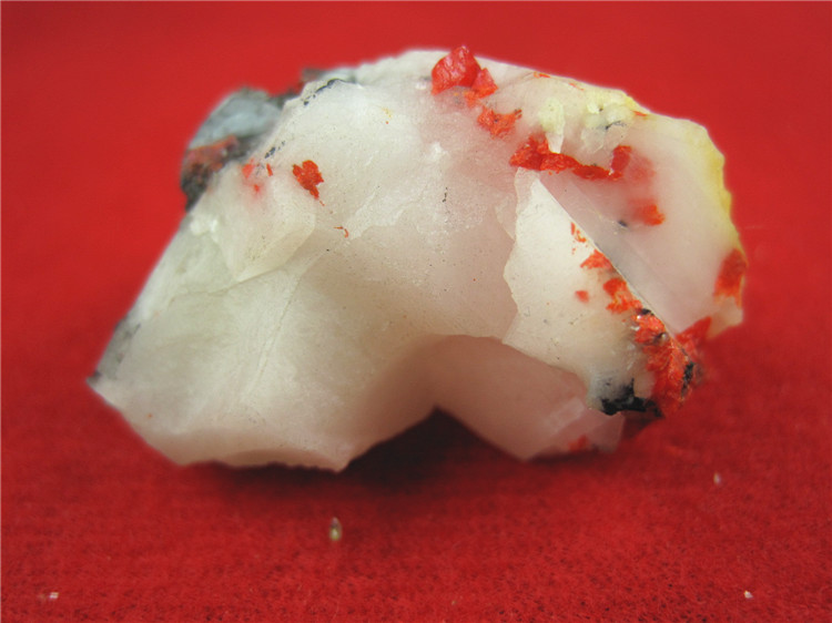 雄黄 四硫化四砷 石黄鸡冠石之家矿物标本 Realgar 3550