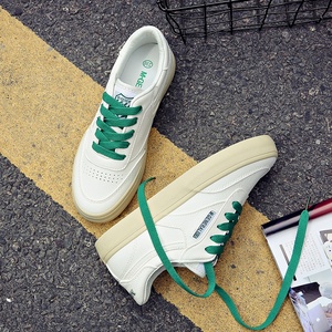 百搭厚底小白鞋