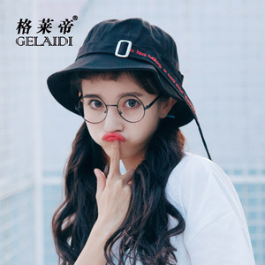 学生渔夫帽女