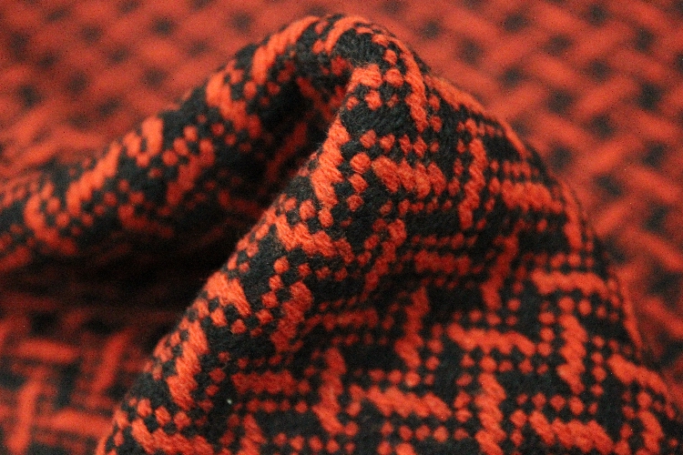 衣]羊毛大衣面料知识评测 羊毛面料的优缺点图