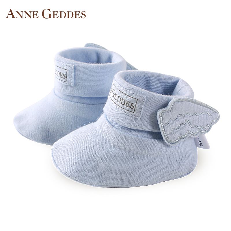 AnneGeddes纯棉初生婴儿鞋子新生儿软底脚垫男女宝宝护脚套有机棉怎么样,annegeddes龙苗凤宝专卖店好吗, 宜购网"AnneGeddes纯棉初生婴儿鞋子新生儿软底脚垫男女宝宝护脚套有机棉"由淘宝商家"annegeddes龙苗凤宝专卖店"提供,淘宝价229.00元。宜购网通过严格筛选,为您提供优质、正品商品,商家已通过淘宝店铺实名认证并加入《消费者保障服务协议》,请放心购买。