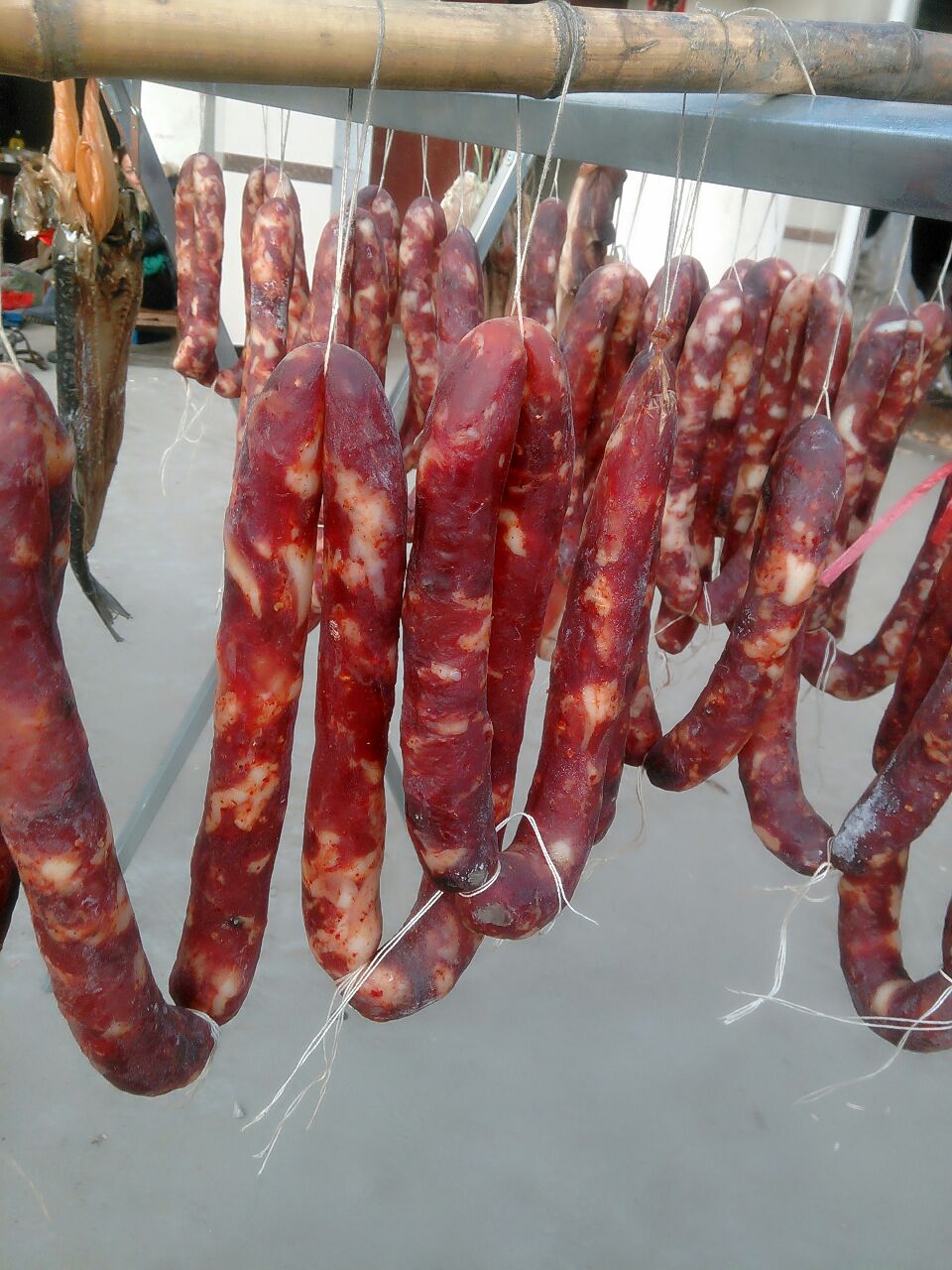 湖北随州灌肠农家土猪肉香肠晒干腊肉农家自制满2斤包邮