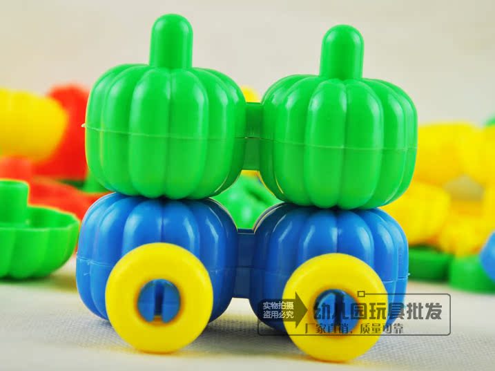 幼儿园益智玩具儿童塑料积木拼插南瓜水果轮子拼装小汽车教具
