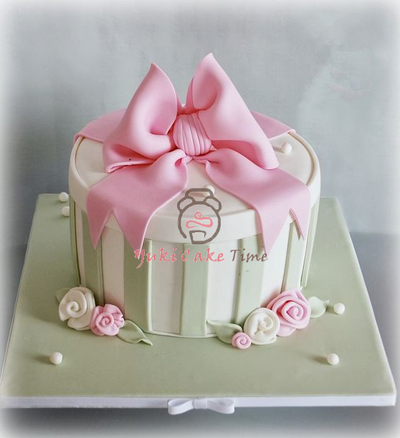 【yuki cake time】淡墨绿色 粉色蝴蝶结 布艺玫瑰 翻糖生日蛋糕