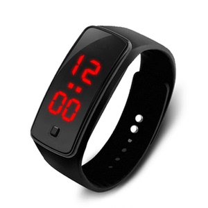 韩版LED电子表运动手环