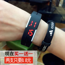 两支 LED电子表运动手环手表女男情侣触控学生儿童表 韩版 8.8元