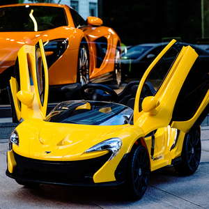 迈凯伦儿童电动车四轮空调跑车带遥控汽车可坐