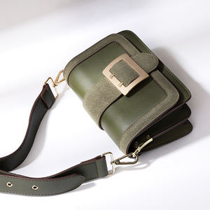 韩版宽肩带斜背小方包