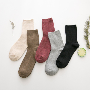 情侣素色纯棉中筒袜