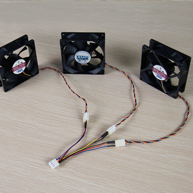 4个机箱风扇电源怎么接_cpu风扇外接电源_机箱风扇电源接哪里