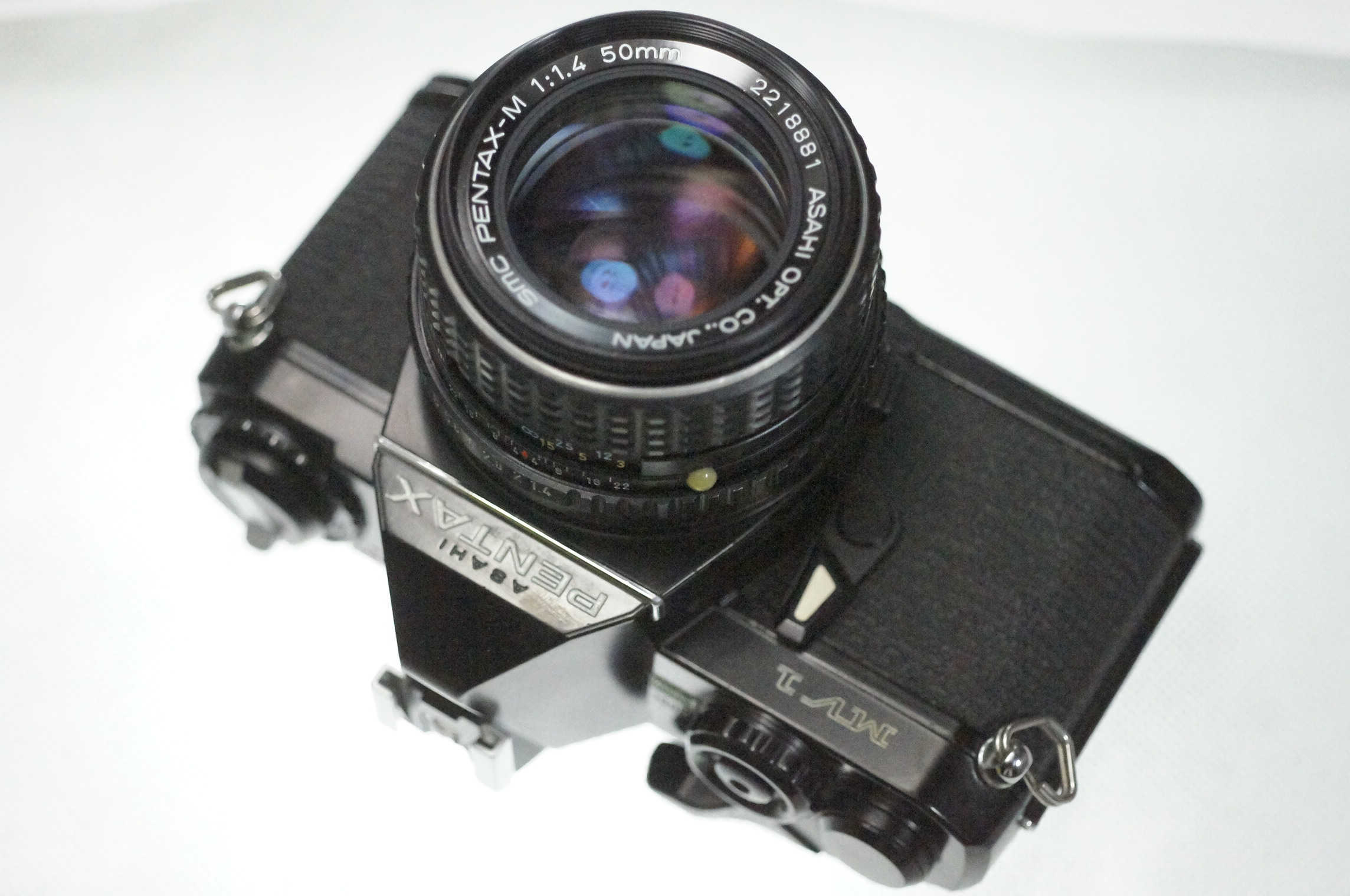 胶片相机如何装胶卷_胶片单反上胶卷_胶片相机怎么取胶卷