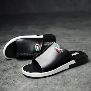青年个性凉拖鞋