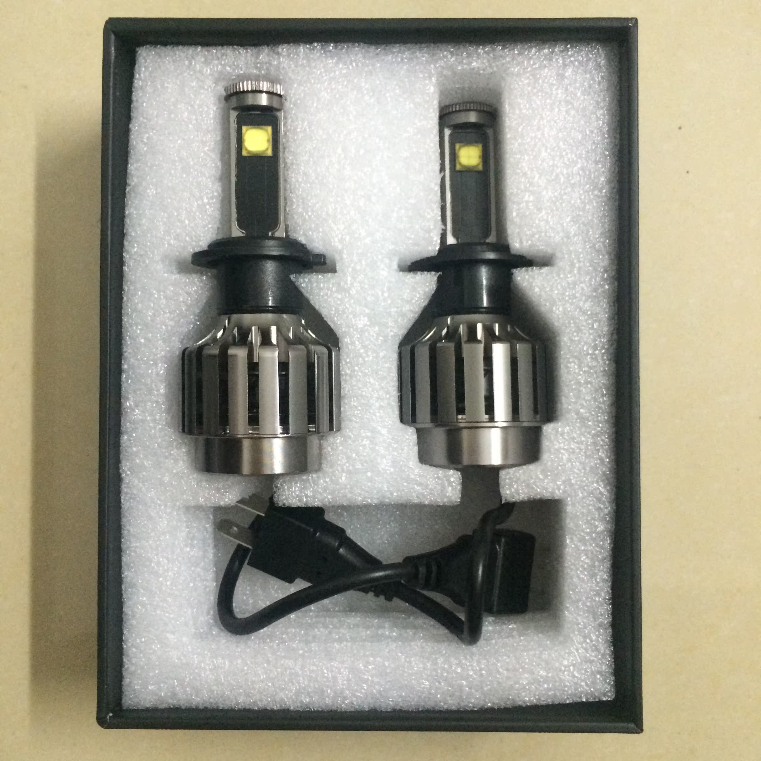 汽车led大灯超亮远光灯近光灯一体化前照灯射灯h1h4h7h119005灯泡
