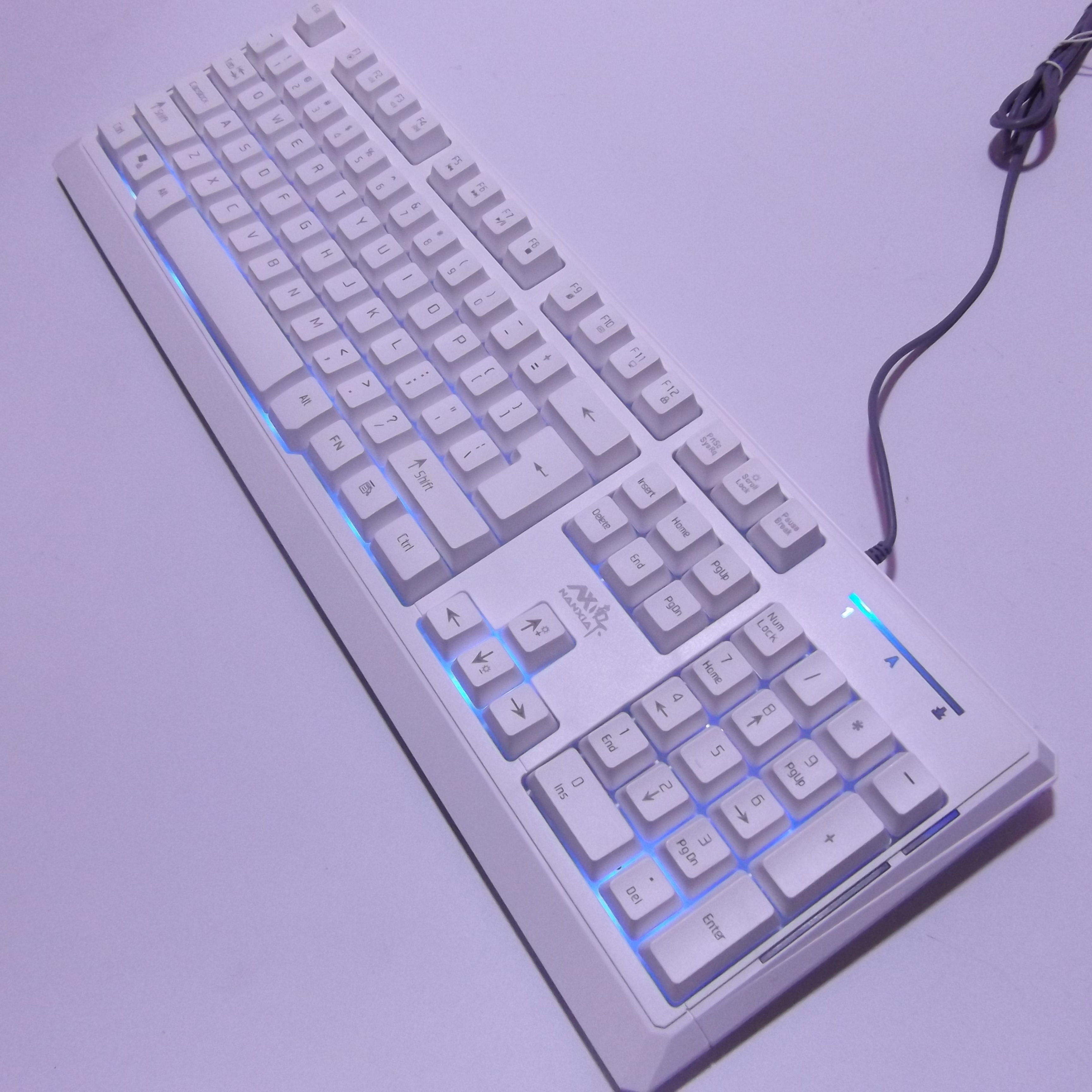 技巧：问题1：如何调整Moran机械键盘的灯光