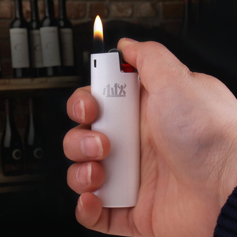 比克bic 小伙金属打火机 砂轮一次性塑料防爆打火机 创意广告定制