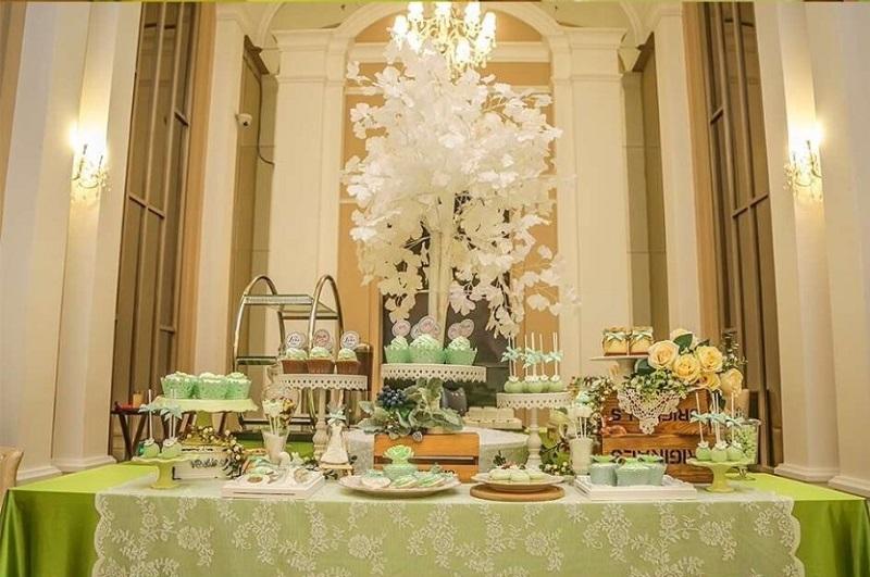 白色绿色森系婚礼杯子蛋糕甜品桌结婚茶歇点心桌甜品台摆台深圳