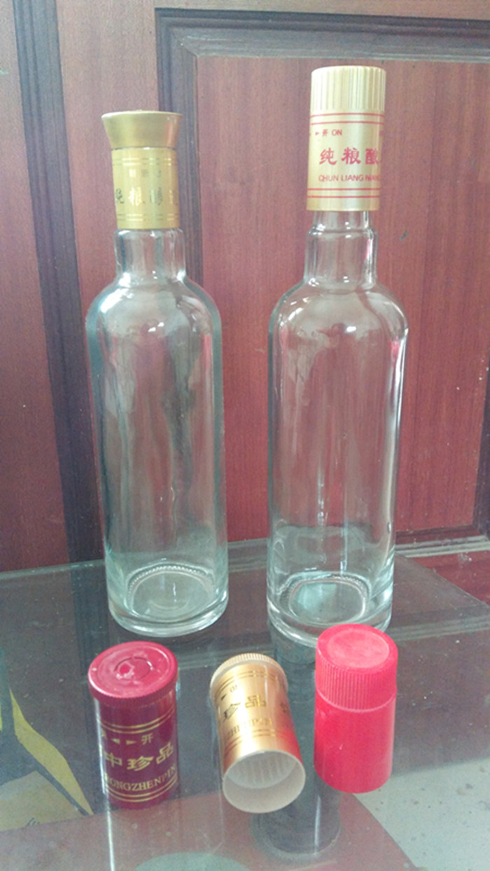 批发高档透明500毫升白酒玻璃瓶,密封空酒瓶,一斤装酒瓶送盖子