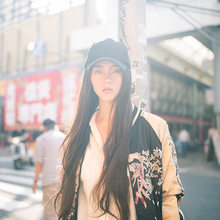 复古绸缎面宽松刺绣棒球服女两面穿外套 秋冬情侣装 重工 鹤桥