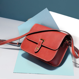 百搭单肩斜挎小方包