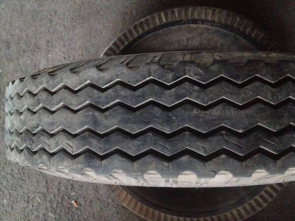 热销二手汽车 原装 进口二手小货车汽车轮胎7