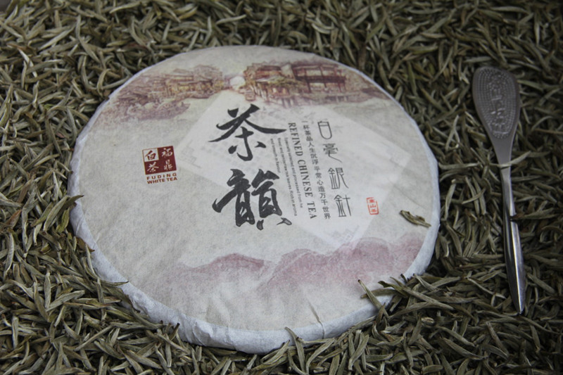 福鼎白茶2016头春头采白毫银针350克饼 管阳高山白茶饼