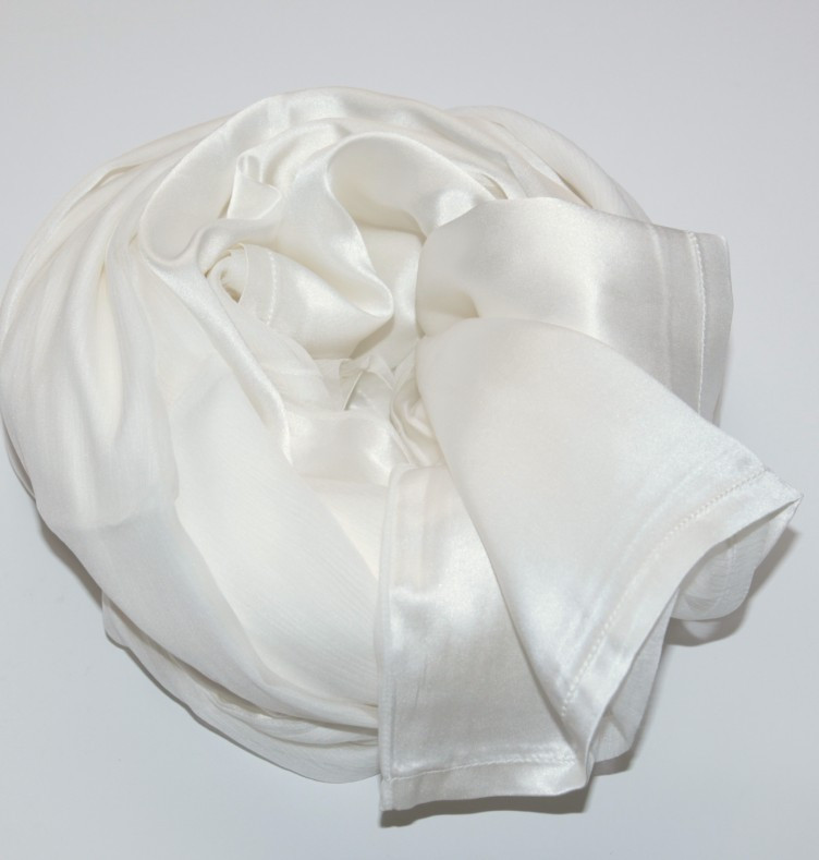 正品[白丝巾]飘去的白丝巾评测 白衬衫搭配丝巾