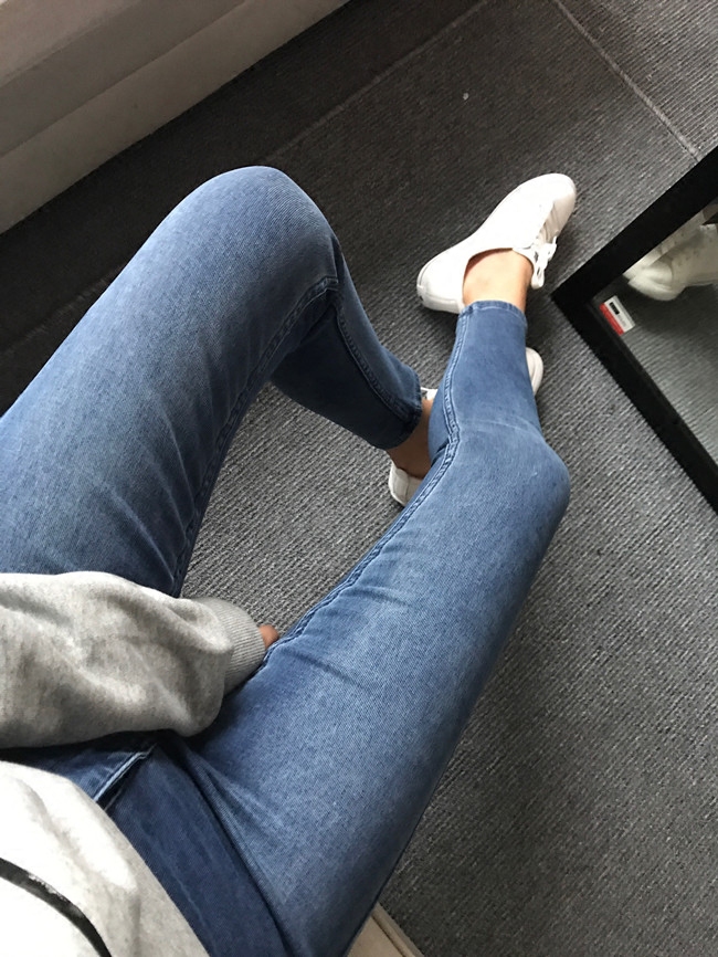 评价很好!超舒适~好穿到无感~~修身包臀~高弹显瘦牛仔裤