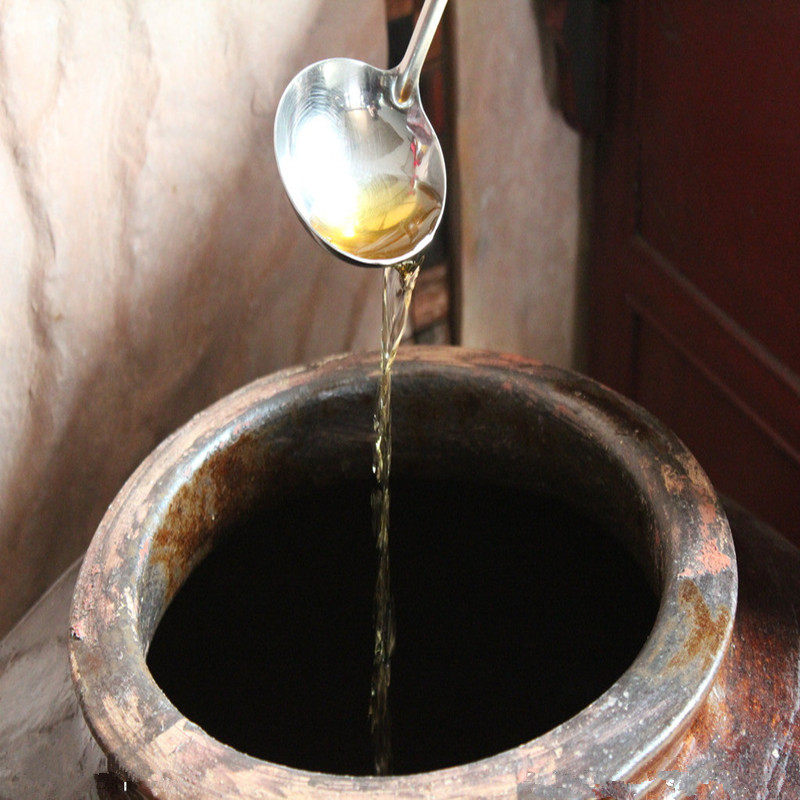 高粱酒纯粮食老酒农家自酿散装桶装固态发酵三年陈酿60度白酒特价