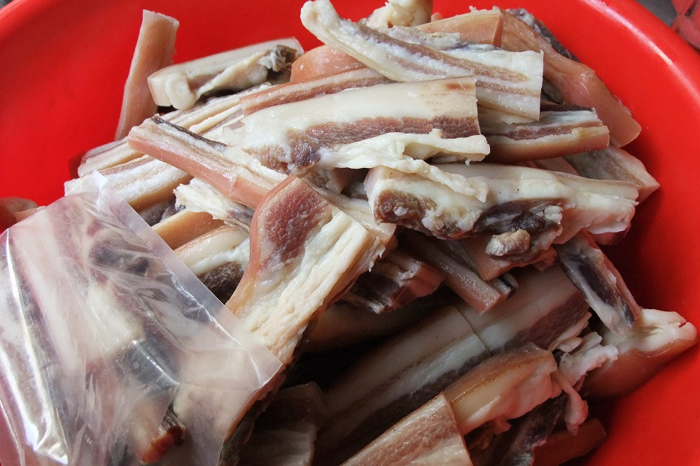 南雄特产腊肉腊味韶关南雄特产农家土猪五花腊肉肥瘦适中省内包邮