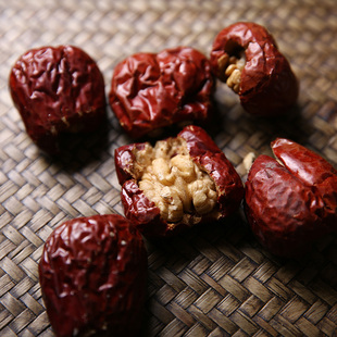 红枣夹核桃仁新疆和田红枣加核桃仁核桃枣夹心枣抱抱果200g