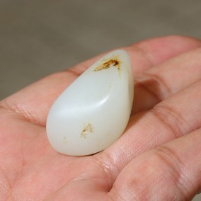 正宗天然和田玉白玉黄皮籽料原石 新疆玉龙喀什河全毛孔籽料16.8g